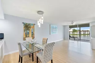 9423 S Hollybrook Lake Dr, Pembroke Pines, FL 33025 - Photo 3