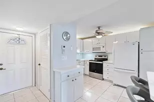 9423 S Hollybrook Lake Dr, Pembroke Pines, FL 33025 - Photo 9