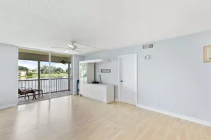 9423 S Hollybrook Lake Dr, Pembroke Pines, FL 33025 - Photo 5