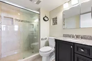 9423 S Hollybrook Lake Dr, Pembroke Pines, FL 33025 - Photo 17