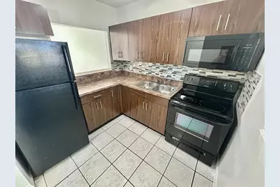 2252 NW 183 St, Unit #4, Miami Gardens, FL 33056 - Photo 11