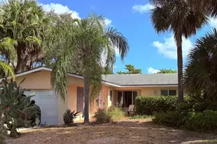 922 S Palmway, Lake Worth Beach, FL 33460 - Photo 1