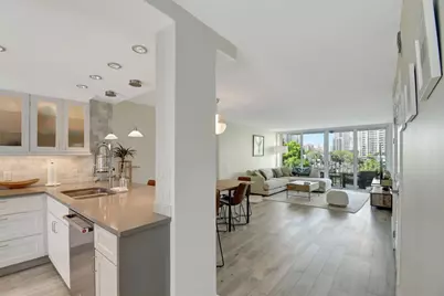 800 SE 4th St, Unit #302, Fort Lauderdale, FL 33301 - Photo 1