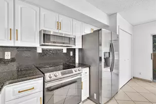 7903 NW 7th Ct, Plantation, FL 33324 - Photo 13