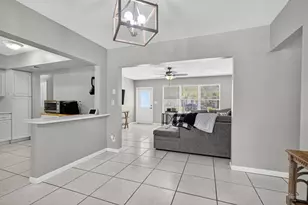 7641 NW 6th Ct, Pembroke Pines, FL 33024 - Photo 11