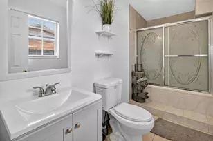 7641 NW 6th Ct, Pembroke Pines, FL 33024 - Photo 25