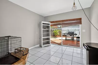 7641 NW 6th Ct, Pembroke Pines, FL 33024 - Photo 19