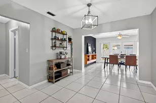 7641 NW 6th Ct, Pembroke Pines, FL 33024 - Photo 9