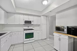 7641 NW 6th Ct, Pembroke Pines, FL 33024 - Photo 13