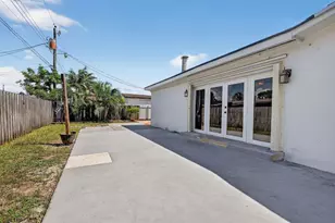 7641 NW 6th Ct, Pembroke Pines, FL 33024 - Photo 43