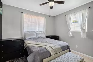 7641 NW 6th Ct, Pembroke Pines, FL 33024 - Photo 35