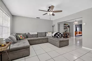 7641 NW 6th Ct, Pembroke Pines, FL 33024 - Photo 5