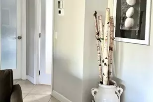 1000 NE 14 Unit, Hallandale Beach, FL 33009 - Photo 17