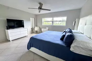 1000 NE 14 Unit, Hallandale Beach, FL 33009 - Photo 3