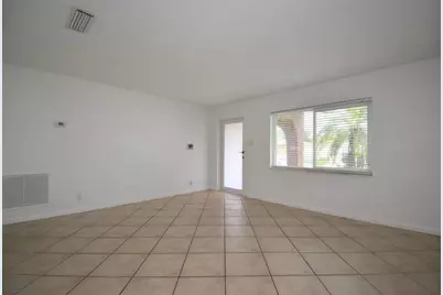 960 NW 49th St, Deerfield Beach, FL 33064 - Photo 9