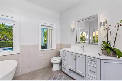 2228 NE 26th St, Lighthouse Point, FL 33064 - Photo 19