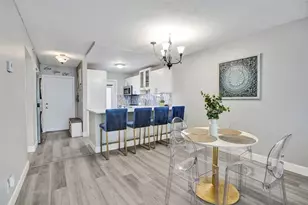 400 SE 10th St, Deerfield Beach, FL 33441 - Photo 17