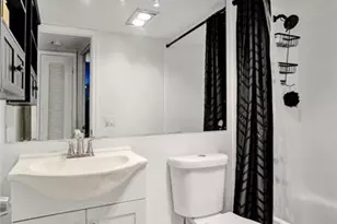 400 SE 10th St, Deerfield Beach, FL 33441 - Photo 29