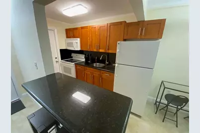 335  Collins Ave, Unit #403, Miami Beach, FL 33139 - Photo 9