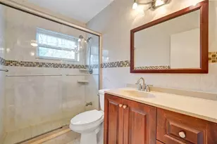 1300 N 12th Ct, Hollywood, FL 33019 - Photo 13