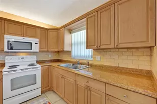 1300 N 12th Ct, Hollywood, FL 33019 - Photo 9