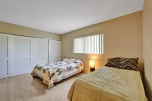 1300 N 12th Ct, Hollywood, FL 33019 - Photo 15