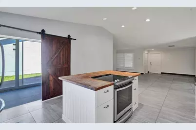 967 NW 89th Ave, Plantation, FL 33324 - Photo 27