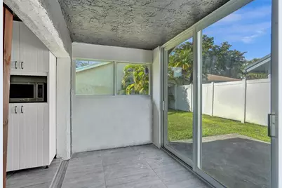 967 NW 89th Ave, Plantation, FL 33324 - Photo 47