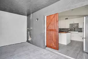 967 NW 89th Ave, Plantation, FL 33324 - Photo 15