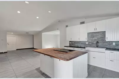 967 NW 89th Ave, Plantation, FL 33324 - Photo 29