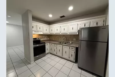 511 W Kalmia Dr, Unit #10, Lake Park, FL 33403 - Photo 3