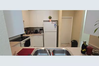 8314  Lagos De Campo Blvd, Tamarac, FL 33321 - Photo 3