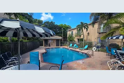 8314  Lagos De Campo Blvd, Tamarac, FL 33321 - Photo 5
