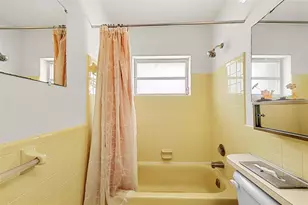 8604 NW 57th Ct, Tamarac, FL 33321 - Photo 17