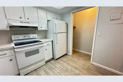 1911 NE 28th Ct, Unit #2B, Lighthouse Point, FL 33064 - Photo 3