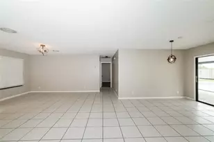 320 Sandpiper Ave, West Palm Beach, FL 33411 - Photo 9