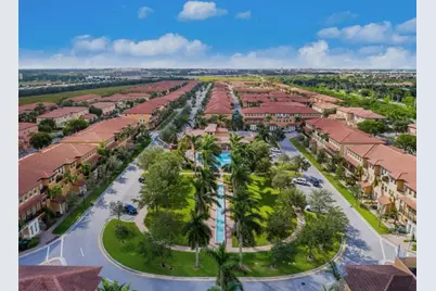 817 SW 147th Ave, Unit #817, Pembroke Pines, FL 33027 - Photo 5