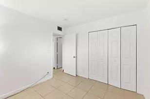 2106 S Cypress Bend Dr, Pompano Beach, FL 33069 - Photo 21