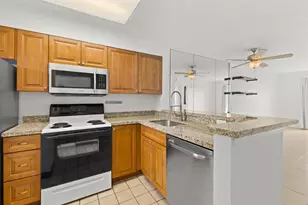 2106 S Cypress Bend Dr, Pompano Beach, FL 33069 - Photo 5