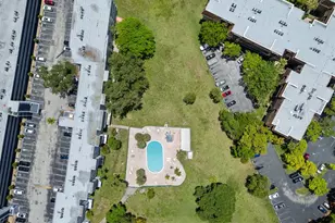 441 NE 195th St, Miami, FL 33179 - Photo 27