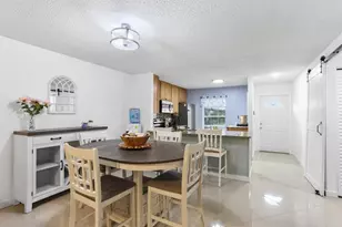 395 Bennington Ln, Lake Worth, FL 33467 - Photo 9