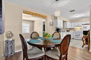 9806 NW 71st St, Tamarac, FL 33321 - Photo 9