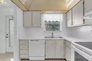 6870 Royal Palm Blvd, Margate, FL 33063 - Photo 9