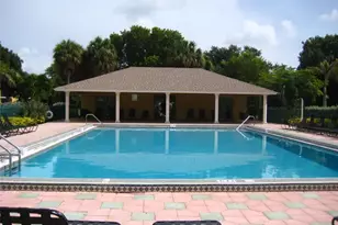 704 Meadows Cir, Boynton Beach, FL 33436 - Photo 17