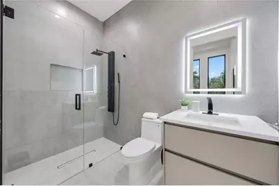 8795  Valencia Ct, Parkland, FL 33067 - Photo 13