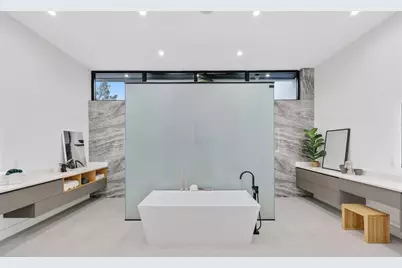 8795  Valencia Ct, Parkland, FL 33067 - Photo 17