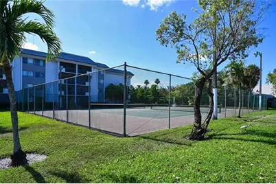 731 N Pine Island Rd, Unit #404, Plantation, FL 33324 - Photo 13