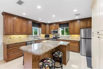 7237 E Tropical Way, Plantation, FL 33317 - Photo 5