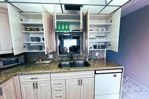 2902 Victoria Cir, Coconut Creek, FL 33066 - Photo 23