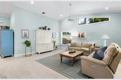 2855  Hampton Circle E, Delray Beach, FL 33445 - Photo 5